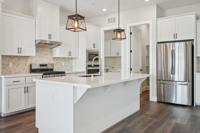 9048 Whitefish Way, Roseville, CA 95747