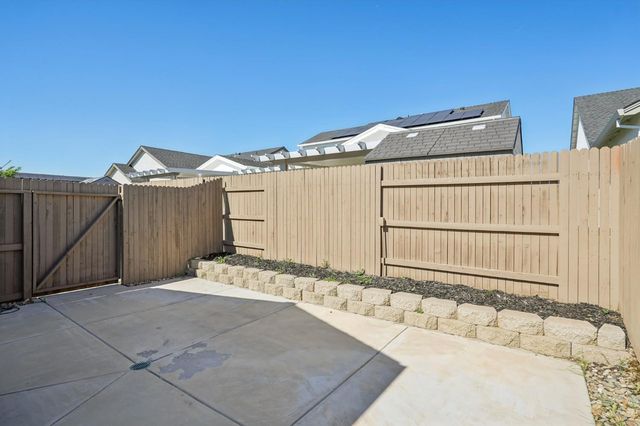 9048 Whitefish Way, Roseville, CA 95747