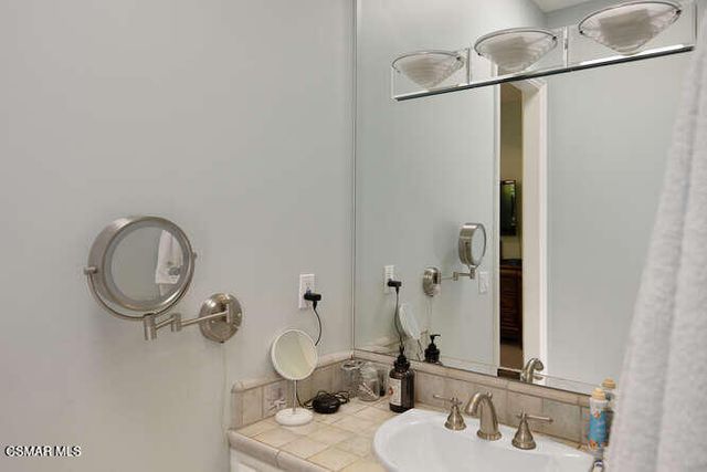 421 Whitegate Road, Newbury Park, CA 91320