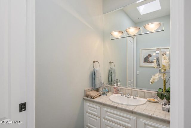 421 Whitegate Road, Newbury Park, CA 91320