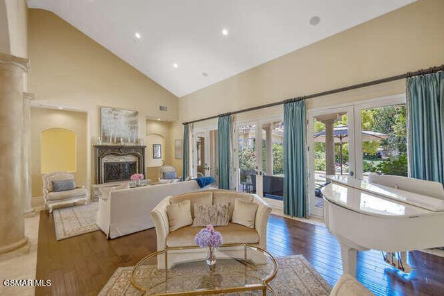 421 Whitegate Road, Newbury Park, CA 91320