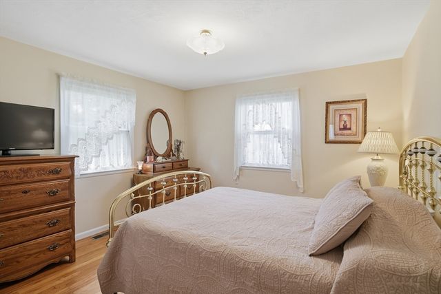 7 Joseph Ave, Westfield, MA 01085