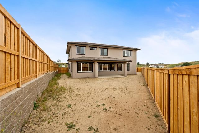 7945 Sierra Court, Friant, CA 93626