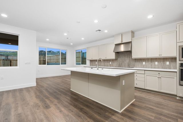 7945 Sierra Court, Friant, CA 93626