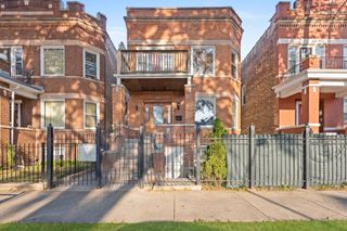 625 N Ridgeway Avenue, Chicago, IL 60624