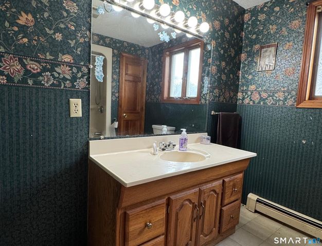 10 Texas Heights Road, Plainfield, CT 06374