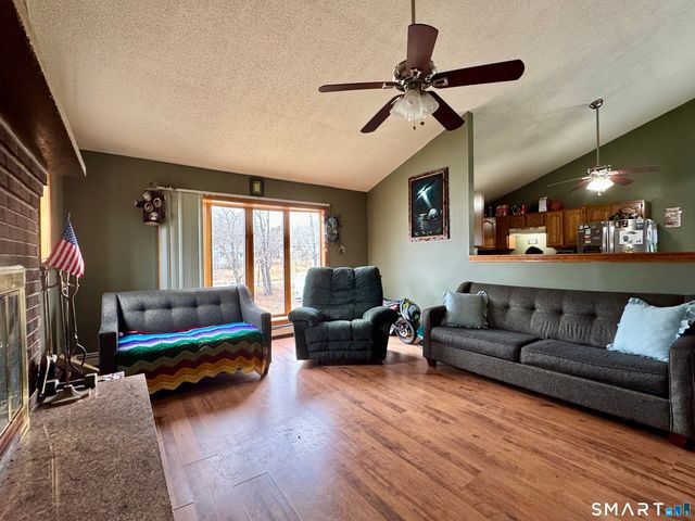 10 Texas Heights Road, Plainfield, CT 06374