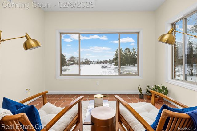 3241 Ledgewood Court E, Commerce Charter Township, MI 48382