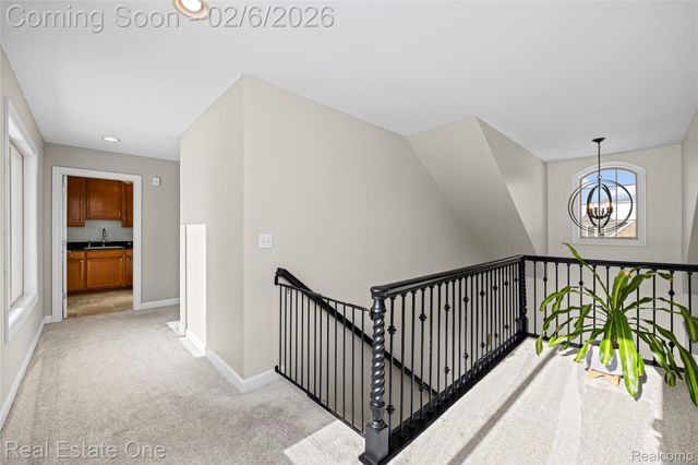 3241 Ledgewood Court E, Commerce Charter Township, MI 48382