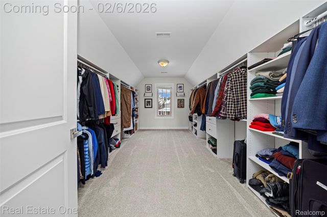 3241 Ledgewood Court E, Commerce Charter Township, MI 48382