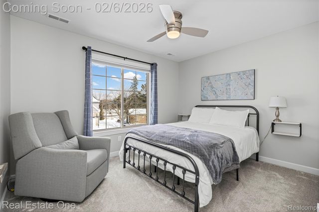 3241 Ledgewood Court E, Commerce Charter Township, MI 48382