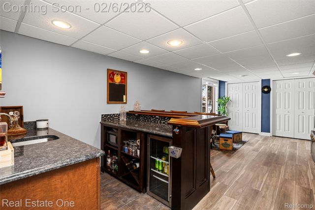 3241 Ledgewood Court E, Commerce Charter Township, MI 48382