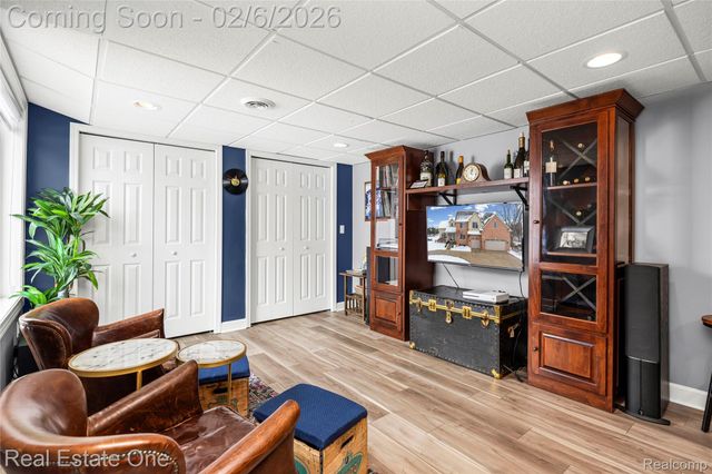 3241 Ledgewood Court E, Commerce Charter Township, MI 48382