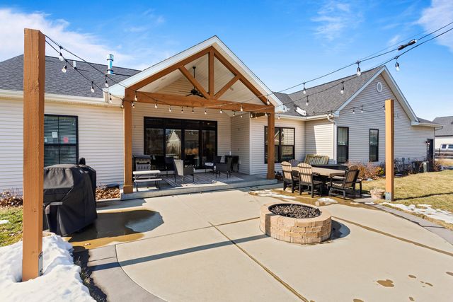 203 N Niles Avenue, Tuscola, IL 61953