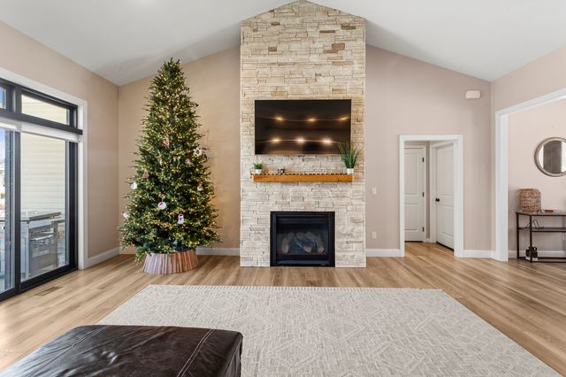 203 N Niles Avenue, Tuscola, IL 61953