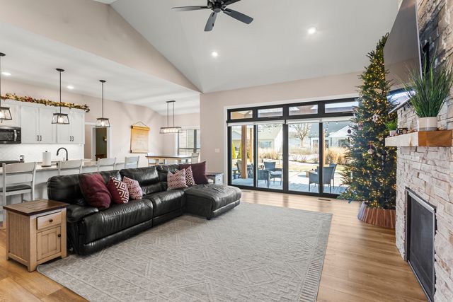 203 N Niles Avenue, Tuscola, IL 61953