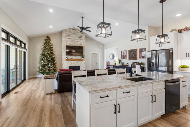 203 N Niles Avenue, Tuscola, IL 61953