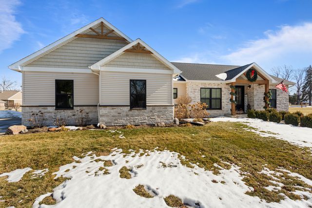 203 N Niles Avenue, Tuscola, IL 61953