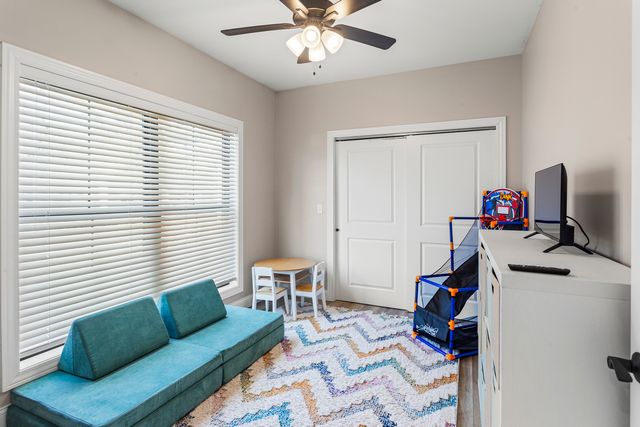 203 N Niles Avenue, Tuscola, IL 61953