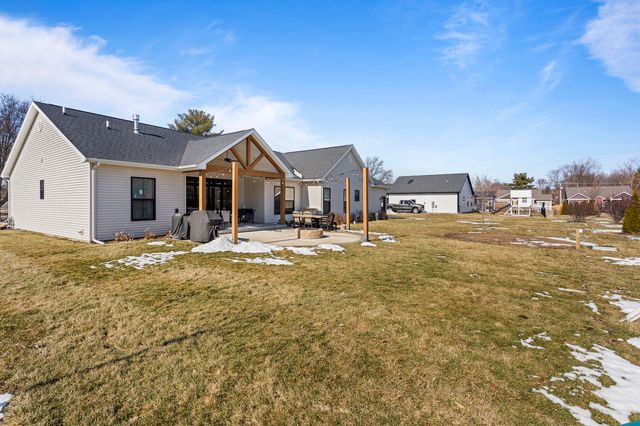 203 N Niles Avenue, Tuscola, IL 61953