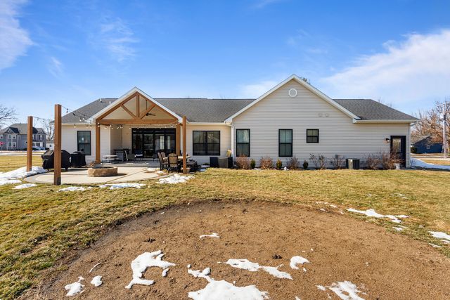 203 N Niles Avenue, Tuscola, IL 61953