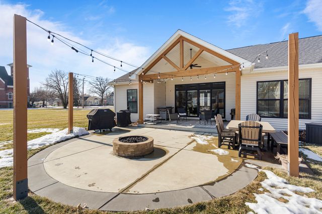 203 N Niles Avenue, Tuscola, IL 61953