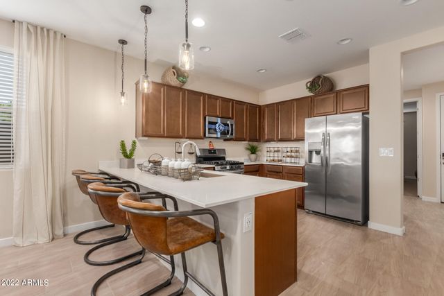 43 E CAPRICORN Way, Chandler, AZ 85249