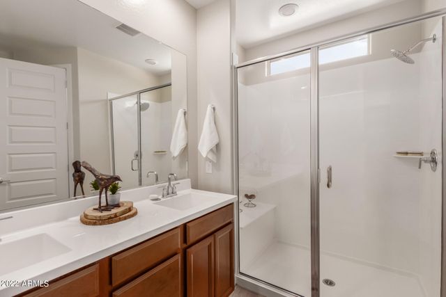 43 E CAPRICORN Way, Chandler, AZ 85249