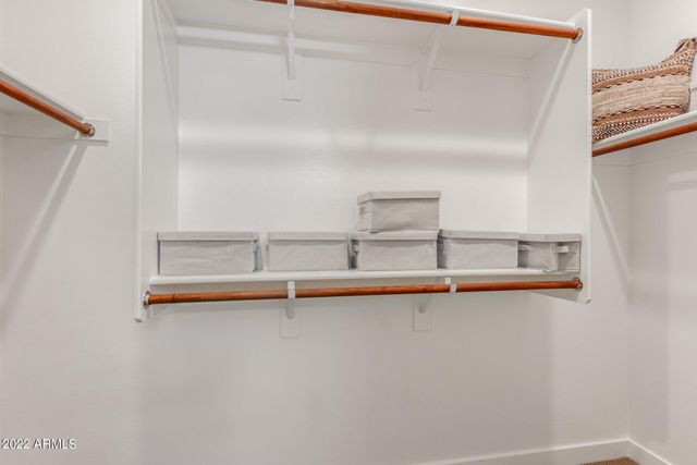 43 E CAPRICORN Way, Chandler, AZ 85249