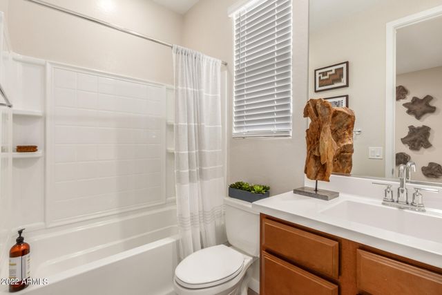 43 E CAPRICORN Way, Chandler, AZ 85249