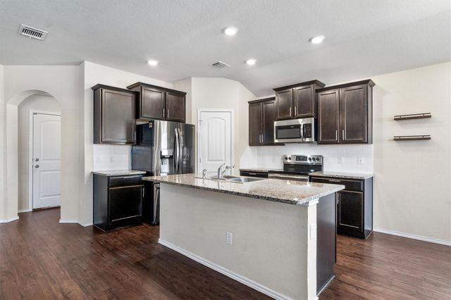 122 Beth Ann LOOP, Taylor, TX 76574