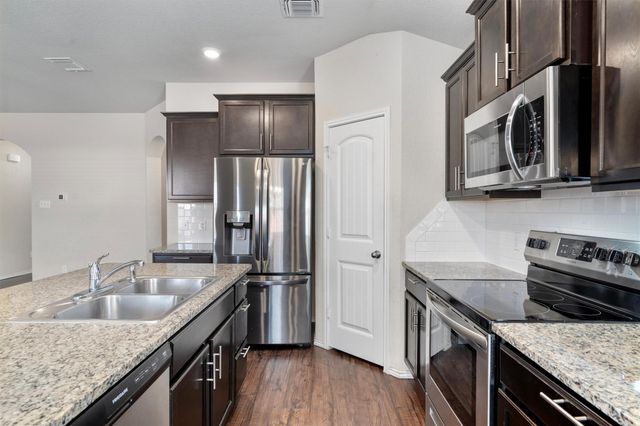 122 Beth Ann LOOP, Taylor, TX 76574