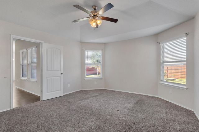 122 Beth Ann LOOP, Taylor, TX 76574