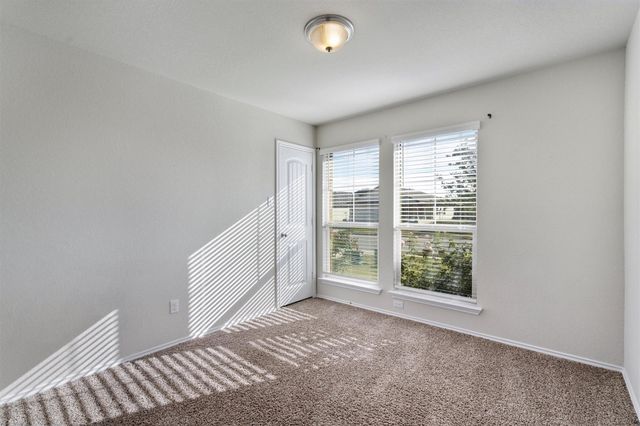 122 Beth Ann LOOP, Taylor, TX 76574