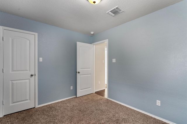 122 Beth Ann LOOP, Taylor, TX 76574