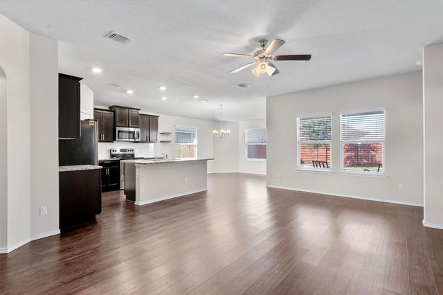 122 Beth Ann LOOP, Taylor, TX 76574