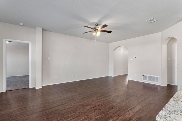 122 Beth Ann LOOP, Taylor, TX 76574