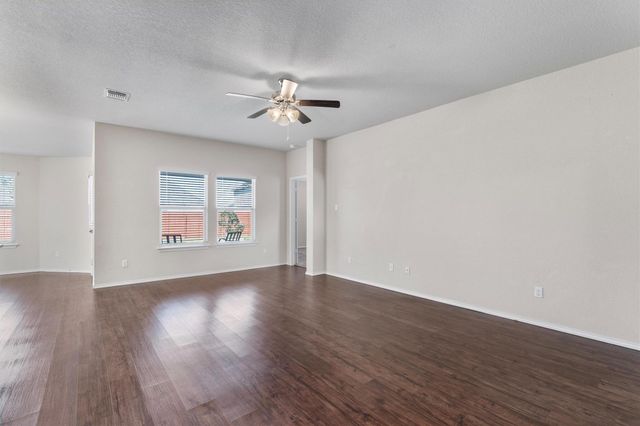 122 Beth Ann LOOP, Taylor, TX 76574