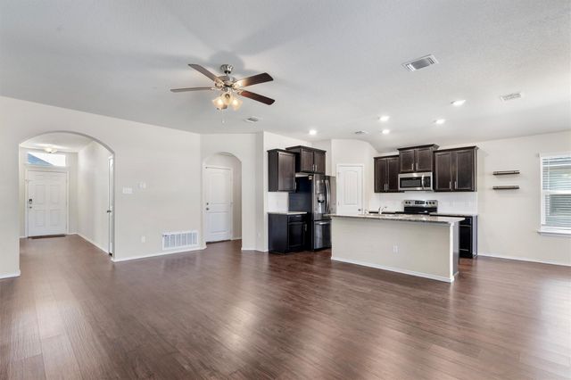 122 Beth Ann LOOP, Taylor, TX 76574