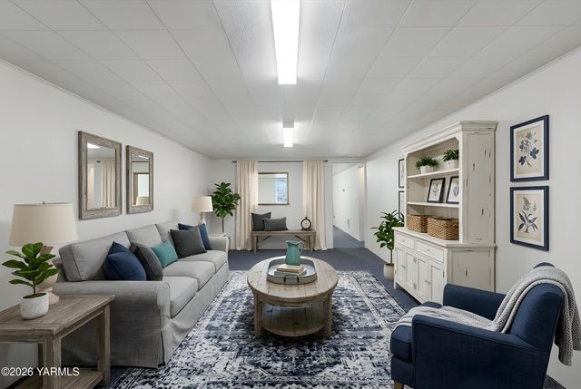 2907 S 3rd St, Union Gap, WA 98903