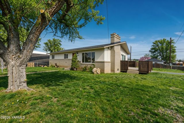 2907 S 3rd St, Union Gap, WA 98903