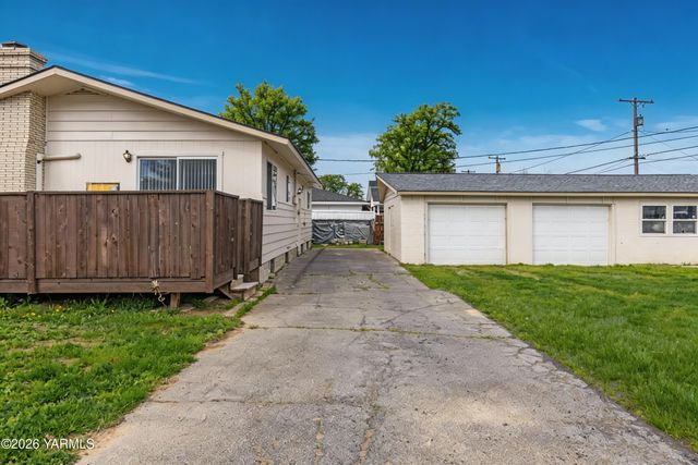 2907 S 3rd St, Union Gap, WA 98903