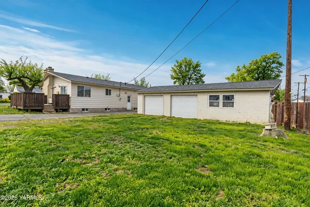 2907 S 3rd St, Union Gap, WA 98903