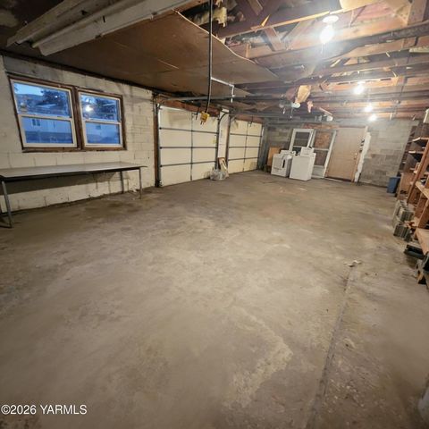 2907 S 3rd St, Union Gap, WA 98903