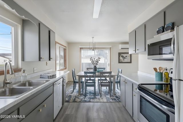 2907 S 3rd St, Union Gap, WA 98903