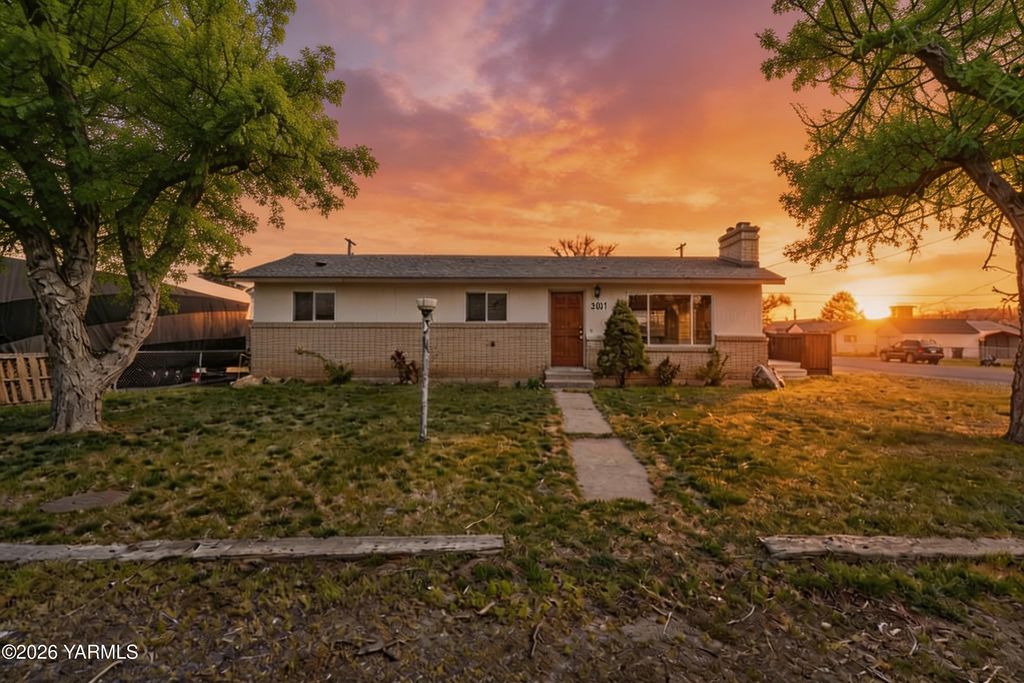 2907 S 3rd St, Union Gap, WA 98903