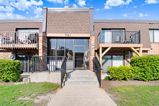 721 Tipperary Court 1A, Schaumburg, IL 60193
