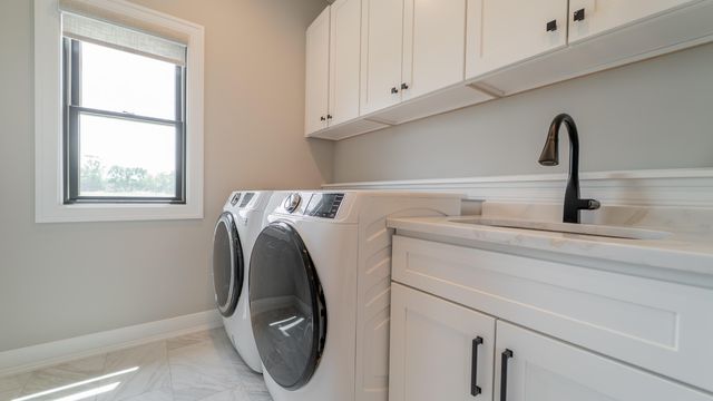 8201 Alexander Street, Schererville, IN 46375