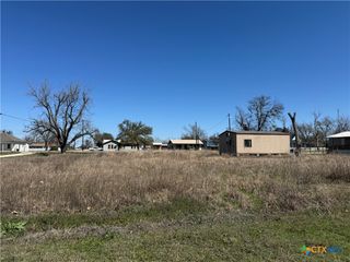 301 Judge Hailey Drive, Lott, TX 76656