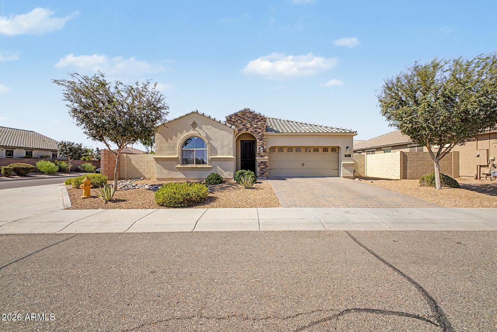 172 E CRESCENT Place, Chandler, AZ 85249